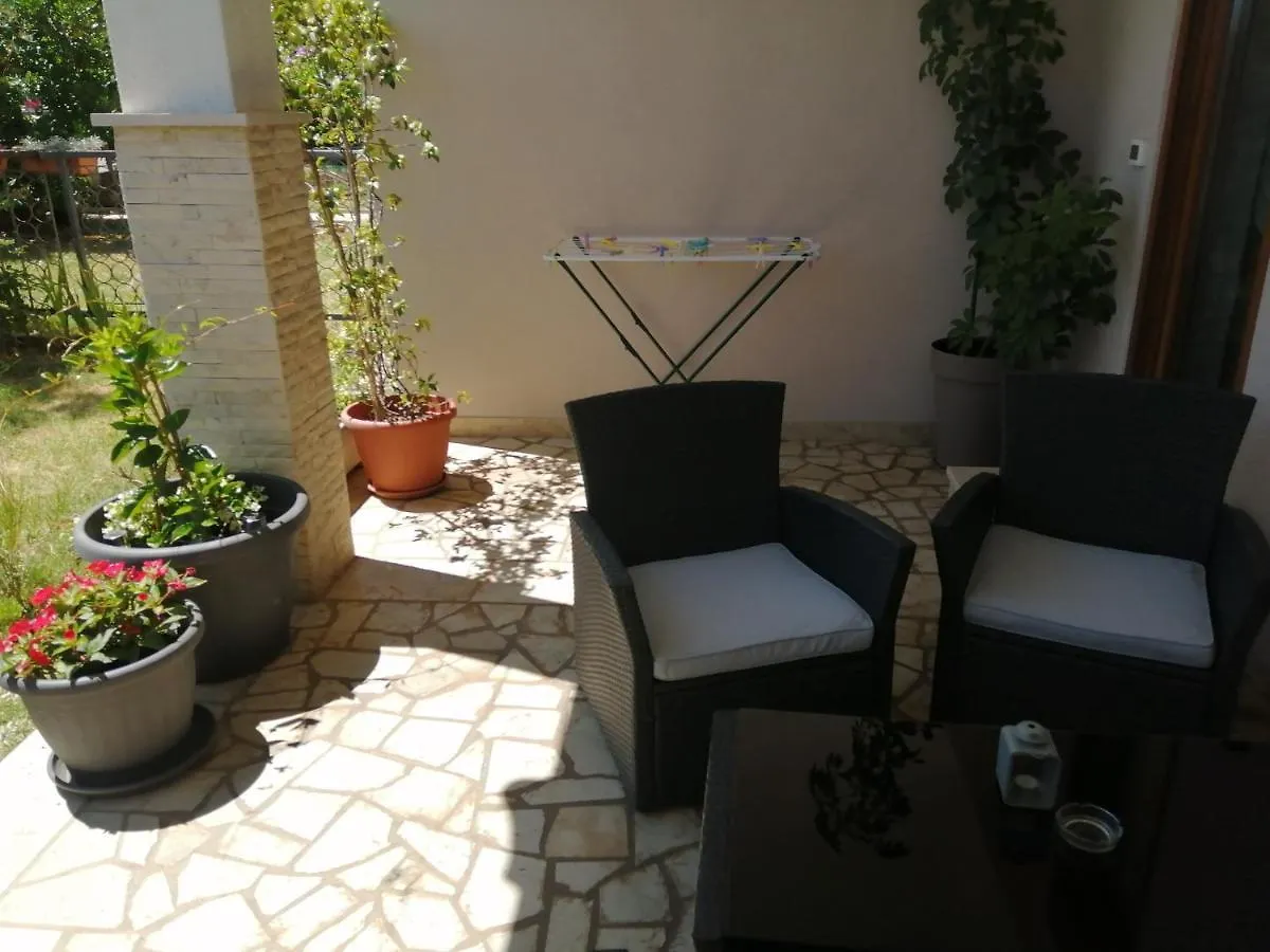 Apartments And Rooms Lorena 236 Rovinj 3*,