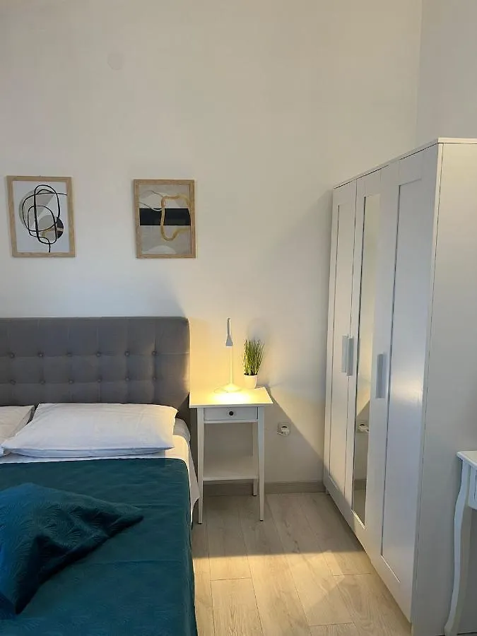 Apartments And Rooms Lorena 236 Rovinj 3*,