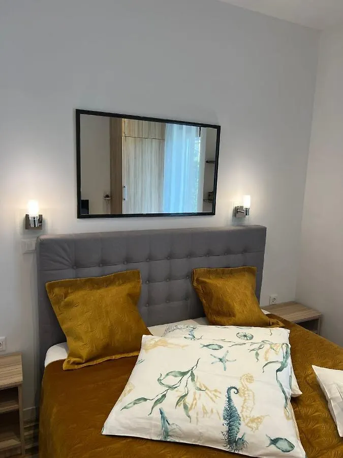 Apartments And Rooms Lorena 236 Rovinj Pensjonat