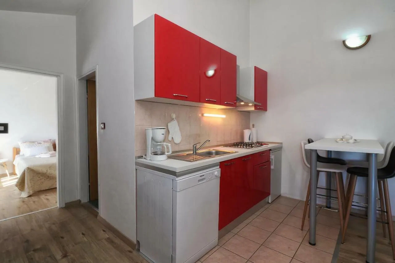 Apartments And Rooms Lorena 236 Rovinj Pensjonat
