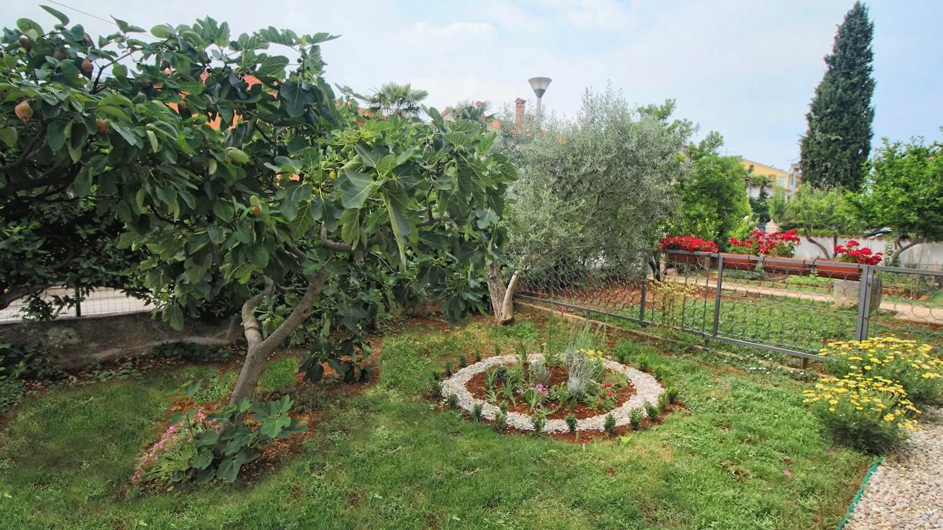Apartments And Rooms Lorena 236 Rovinj Guest house